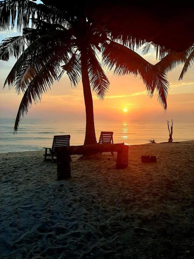 Rembulan Escape Bell Tent 2 Kampung Penarik Екстериор снимка